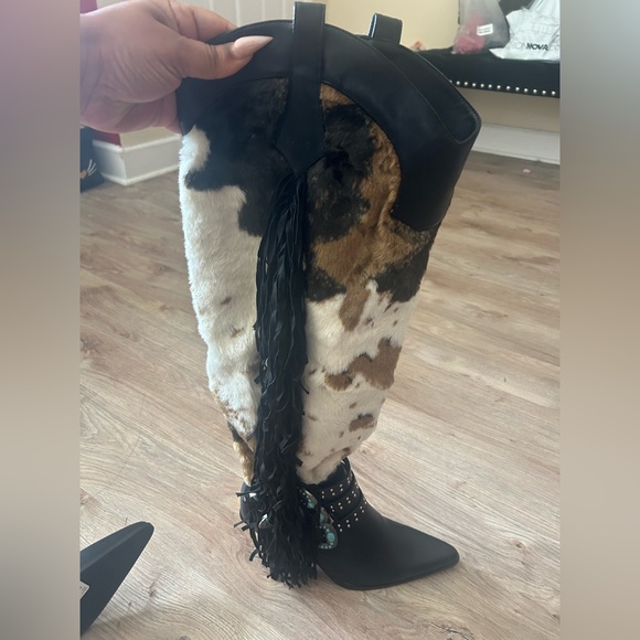 Over-the-Knee Western Fringe Boots in Black and Brown - Picture 2 of 5